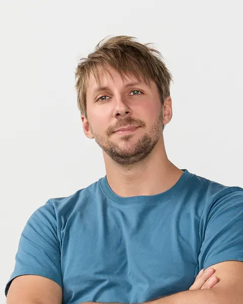Alex Merad, founder of Dejadone